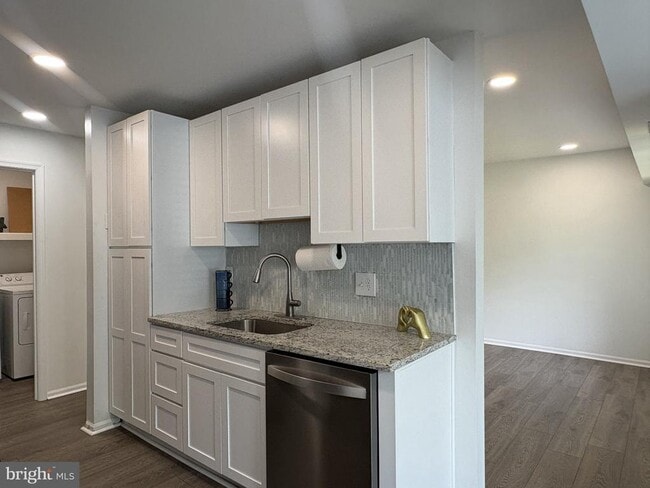 Building Photo - 9574 Jayhawk Terrace Unit 103