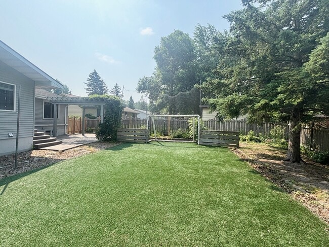 Photo - 524 10th Ave SW
