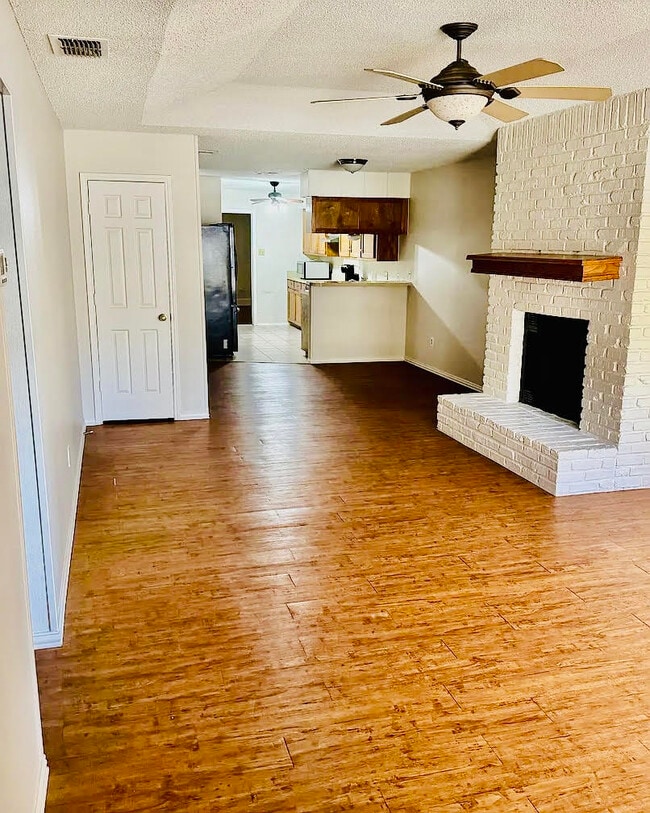 Photo - 1817 Crooked Ln