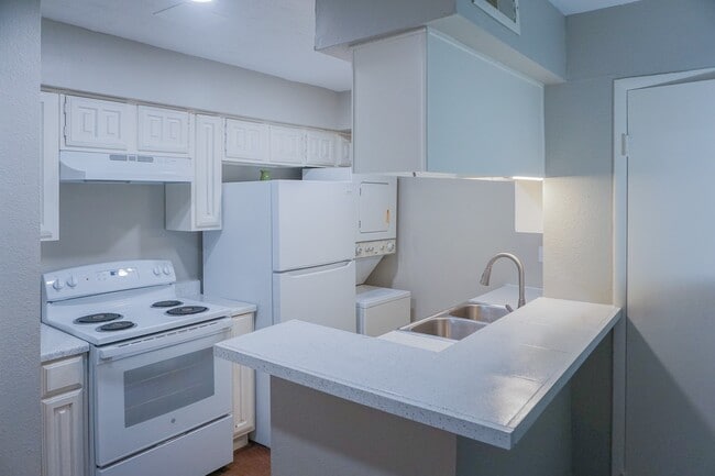 Photo - 2110 Wilcrest Dr Unit 147