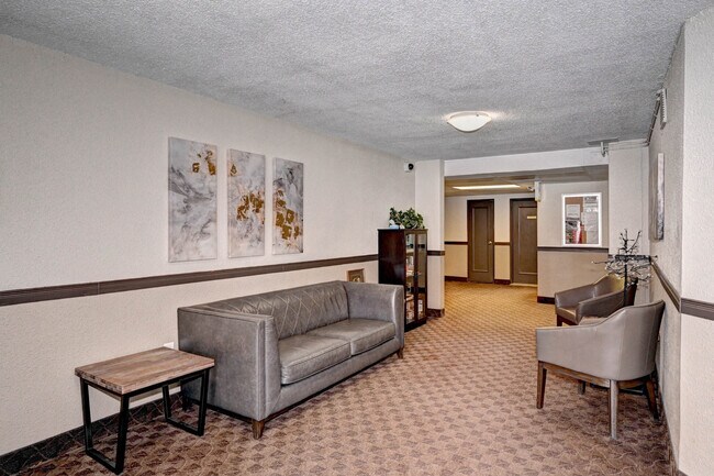 Photo - Lakeview Towers Apartments