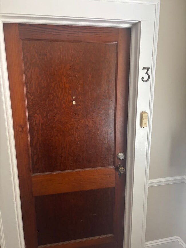 Photo - 1 Bedroom 1 Bathroom, Quadruplex, Gas Heat,Window units for AC, Water Included in the rent.