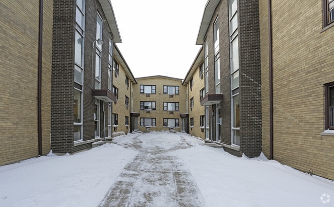 Photo - 7818-7820 South Shore Drive