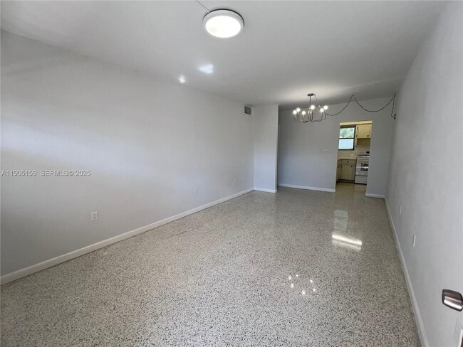 Photo - 675 SW 7th Ave Unit 7