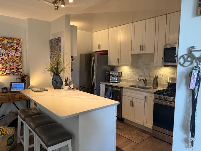 Building Photo - 4515 Willard Ave Rental