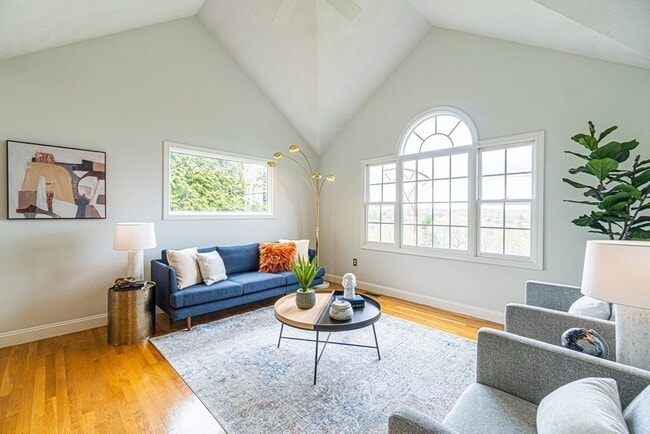 Photo - 32 Waltham St