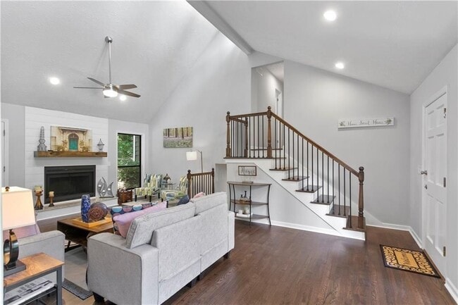 Photo - 4186 Nashoba Dr NE