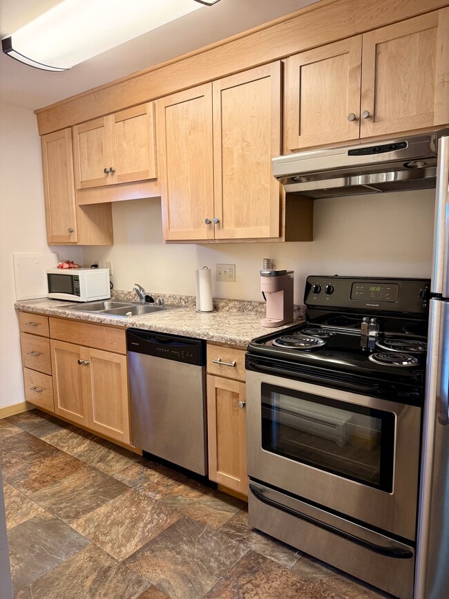 Photo - 501 Shepard Ter