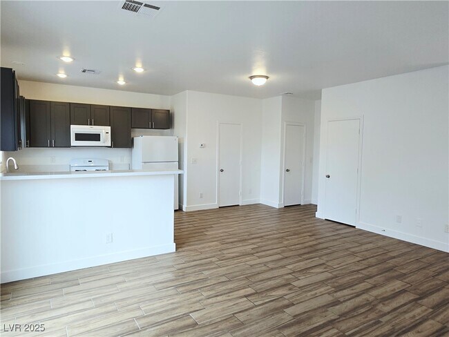 Photo - 1928 Salvation St