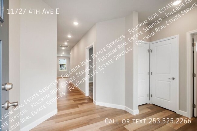 Photo - 11727 4th Ave E