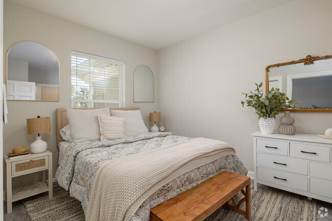 1BR, 1BA - 591SF - Bedroom