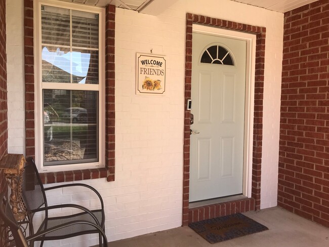 Photo - 725 W Juan Tabo Ln