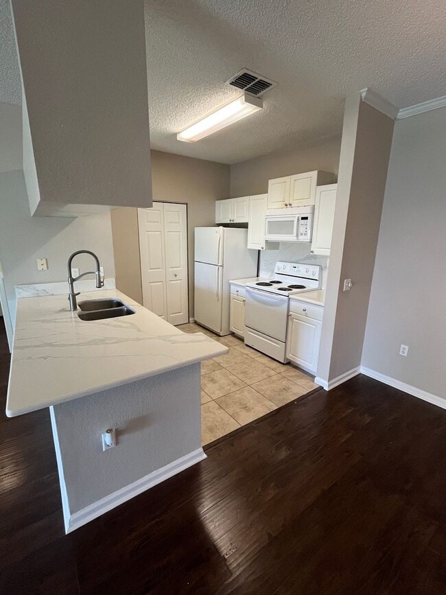 Photo - 2224 Arbor Lakes Cir