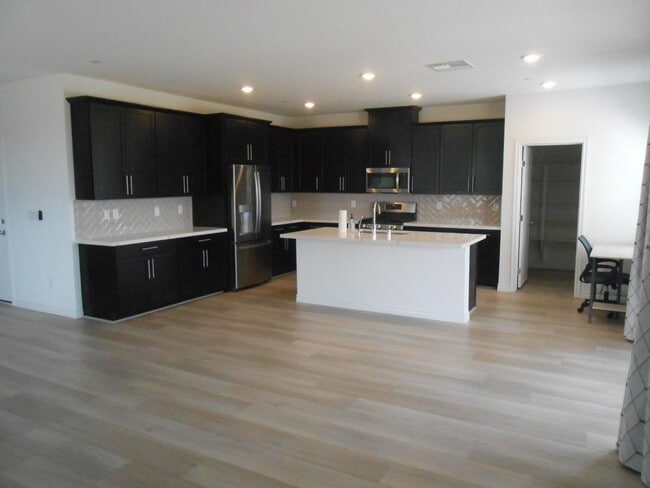 Photo - Beautiful Spacious Home in Henderson