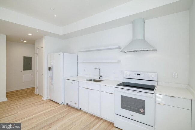 Photo - 1842 E Harold St Unit 5