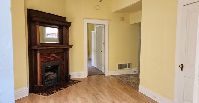 Building Photo - 1057 S 900 E Unit 2