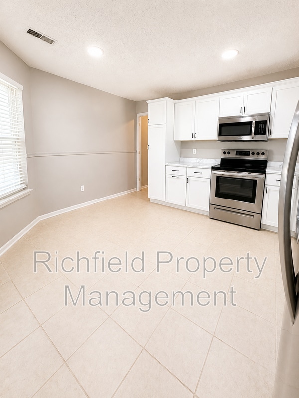 Photo - 1704 Crimson Ln