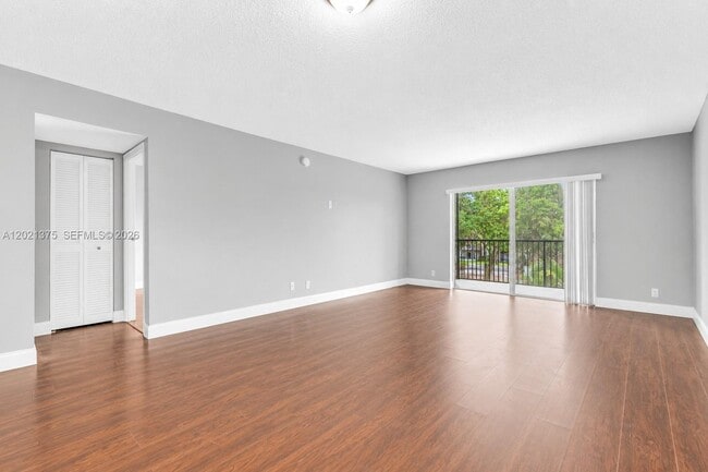 Photo - 5961 N Falls Cir Dr Unit 309