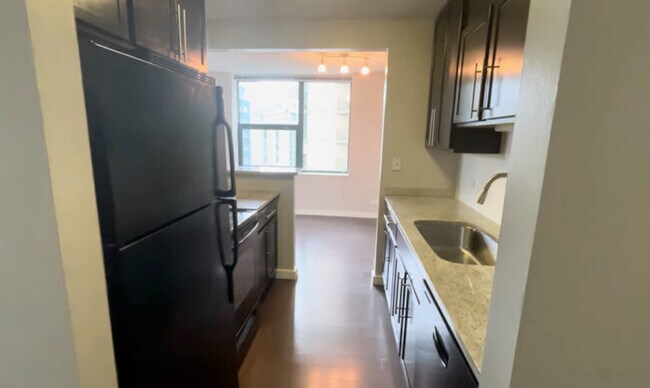 Photo - 10 W Erie St Unit 402