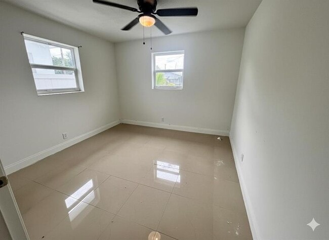 Photo - 749 NW 5th Ct