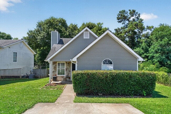 Building Photo - 327 Autumn Lake Dr