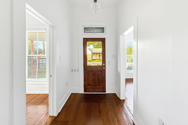 220 Leigh St Unit 1