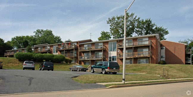 Hazelcrest Apartments - Hazelcrest Apartments