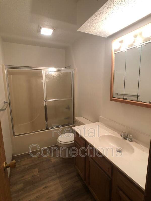 Photo - 500 E College St