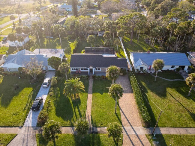 Photo - 762 S Beach St