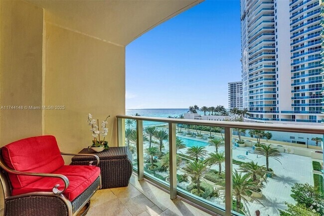 Building Photo - 2501 S Ocean Dr Unit 618 (Available May 5) Rental