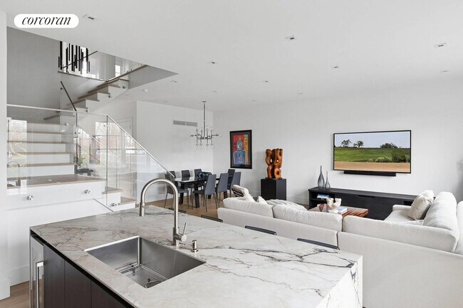 Photo - 16 Magnolia Dr