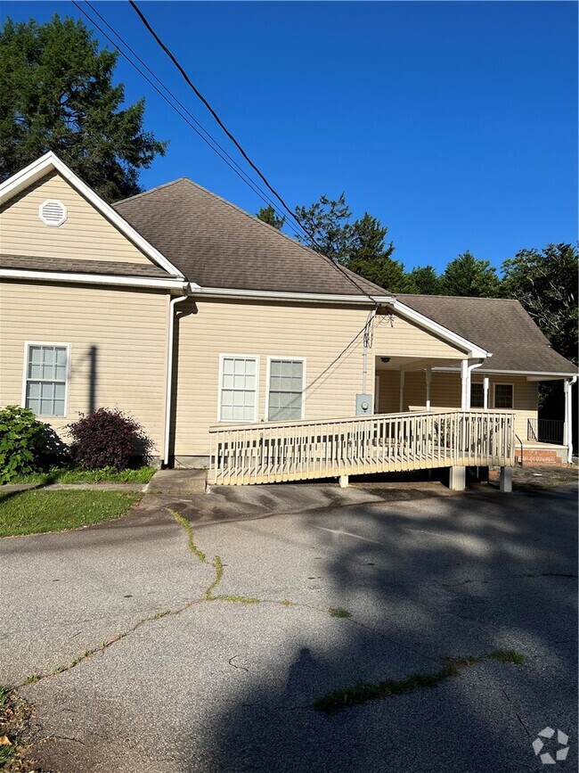 Building Photo - 140 Bountyland Rd Rental