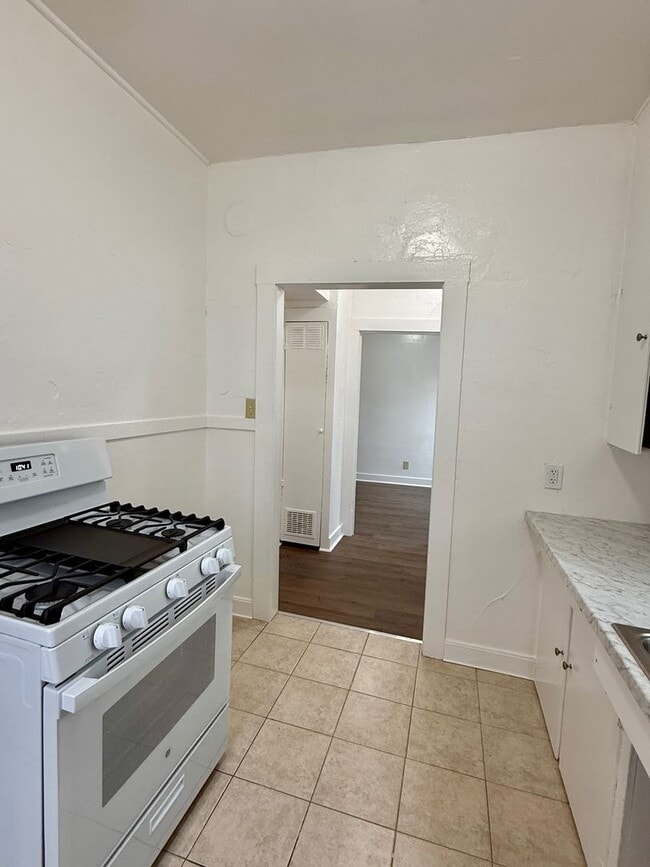 Photo - 1 Bedroom 1 Bath Duplex!