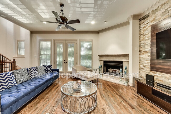 Photo - 3822 Brown St