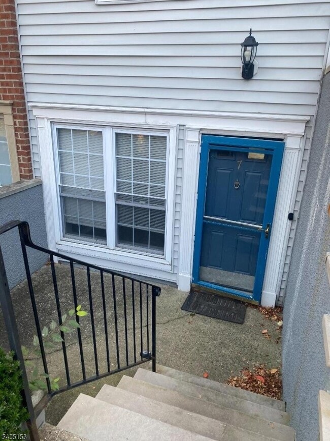 Photo - 7 Rutgers Dr Unit 7