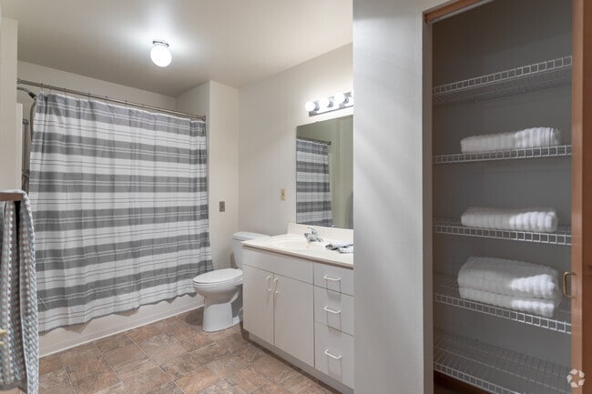 2BR, 1BA