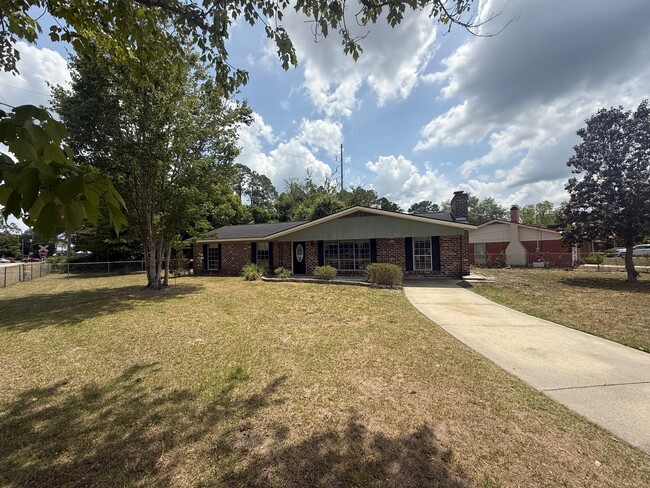 Photo - 100 Pineview St House