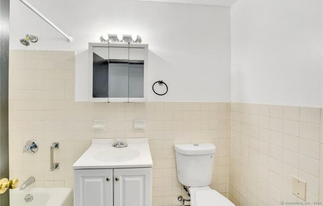 Building Photo - 1660 E Main St Unit 4Q Rental