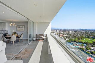 Photo - 2222 Ave of the Stars