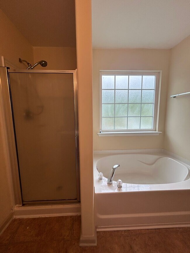 Photo - 4 bedroom/2.5 bathroom in Savannah, GA