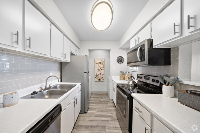 Building Photo - $499 Move-In - Minutes from Med Center Unit 6TMC Rental