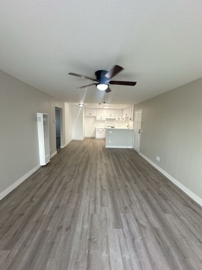 Building Photo - 9905 S Broadway