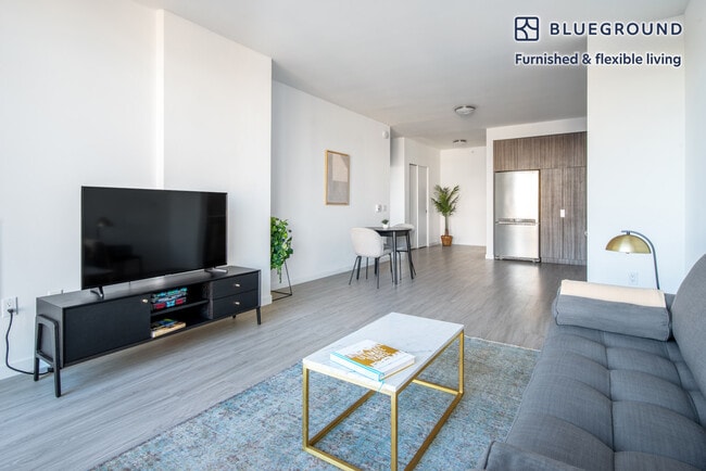 Photo - 8 10th St Unidad FL17-ID403