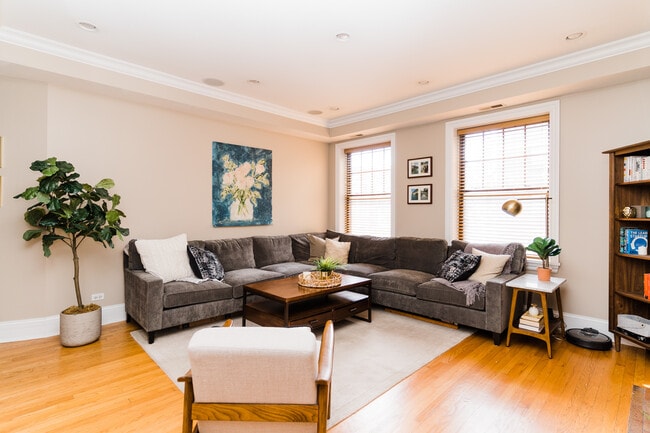 Photo - 914 W Schubert Ave Unidad 2