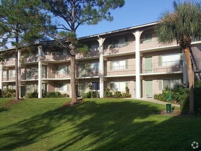 Building Photo - Cozy 2 bed/ 2 bath Condo for Rent at Water...