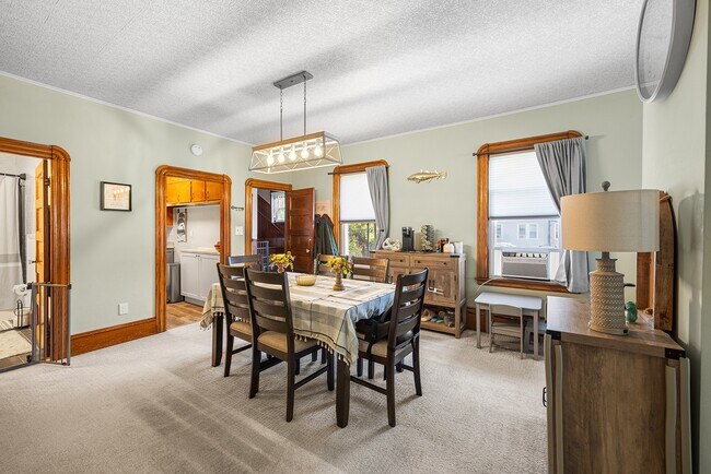 Building Photo - 93 Sidney St Unit 2