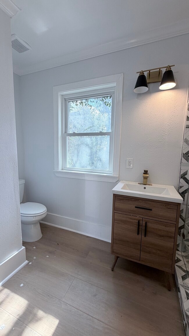 Photo - 4330 Coyle St