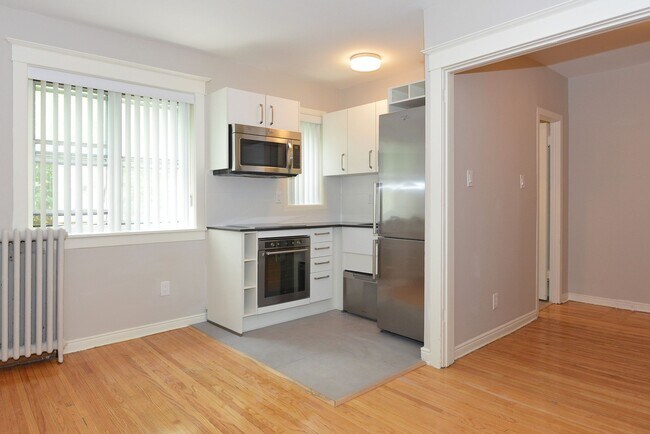 50 Gloucester St Unit 208