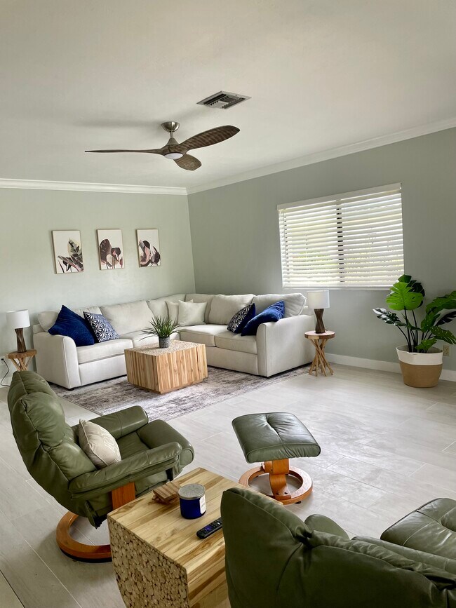 Photo - 27681 Hacienda East Blvd