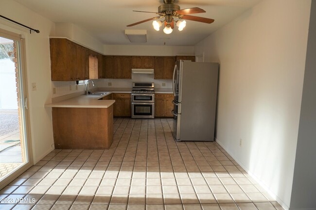 Photo - 296 Kings Way